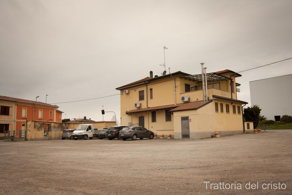 Affittacamere Trattoria Del Cristo Ospedaletto Lodigiano Ngoại thất bức ảnh