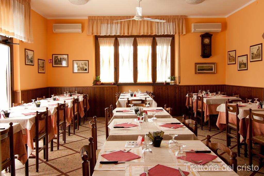 Affittacamere Trattoria Del Cristo Ospedaletto Lodigiano Ngoại thất bức ảnh
