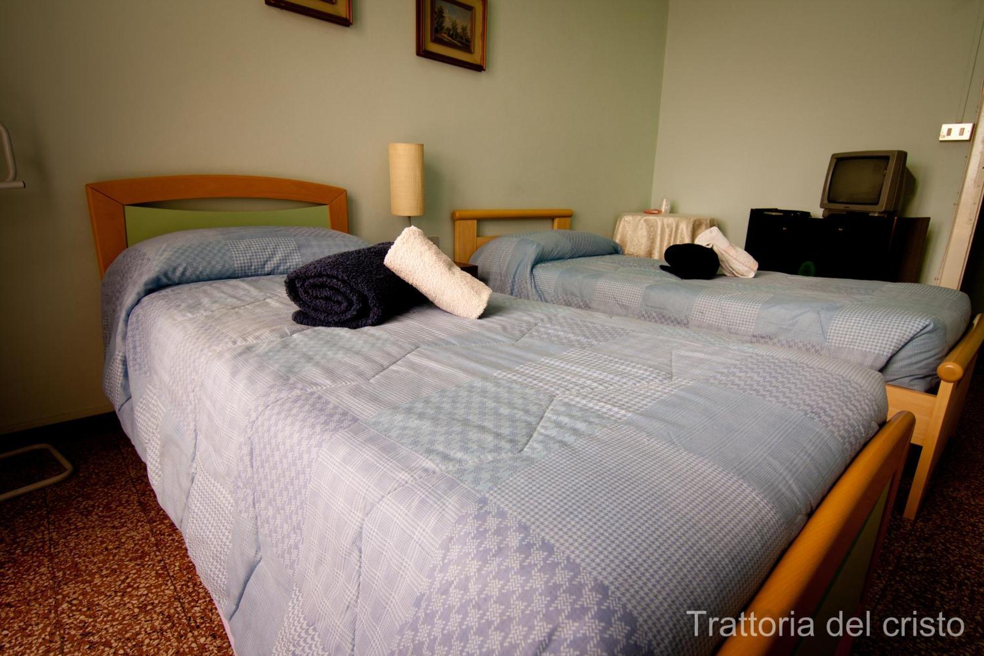 Affittacamere Trattoria Del Cristo Ospedaletto Lodigiano Phòng bức ảnh